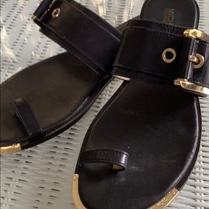 Micheal kors flip flops